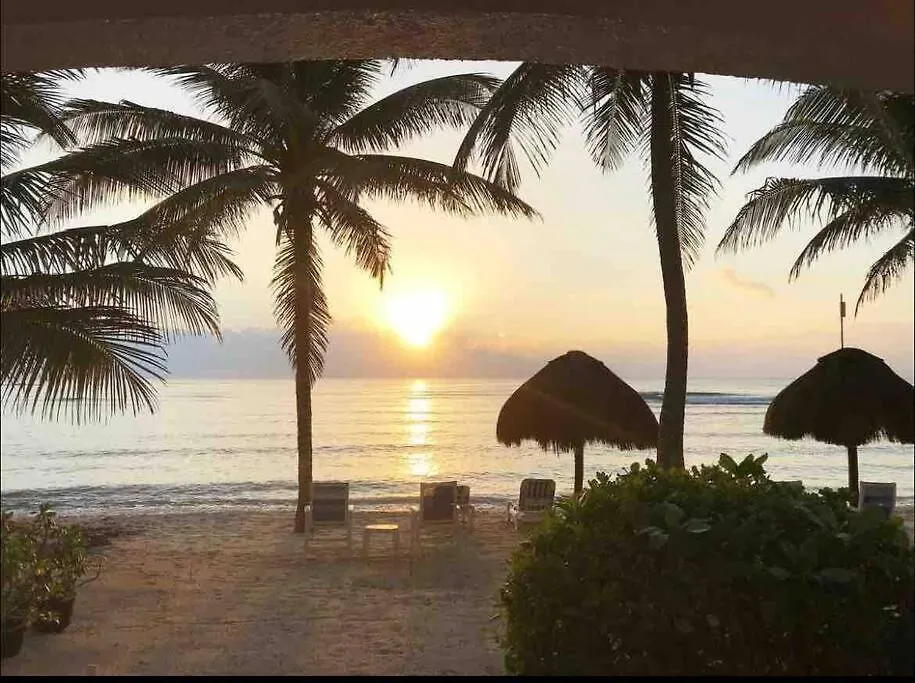 Beachfront Akumal Half Moon Bay México